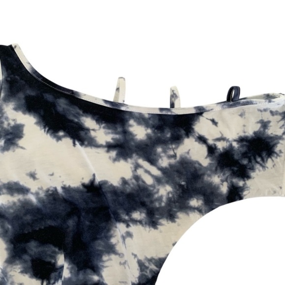 LEIYEE Top Tie Dye Cold Shoulder Cut Out Three Quarter Dolman Sleeve LIKE NEW - Picture 4 of 13